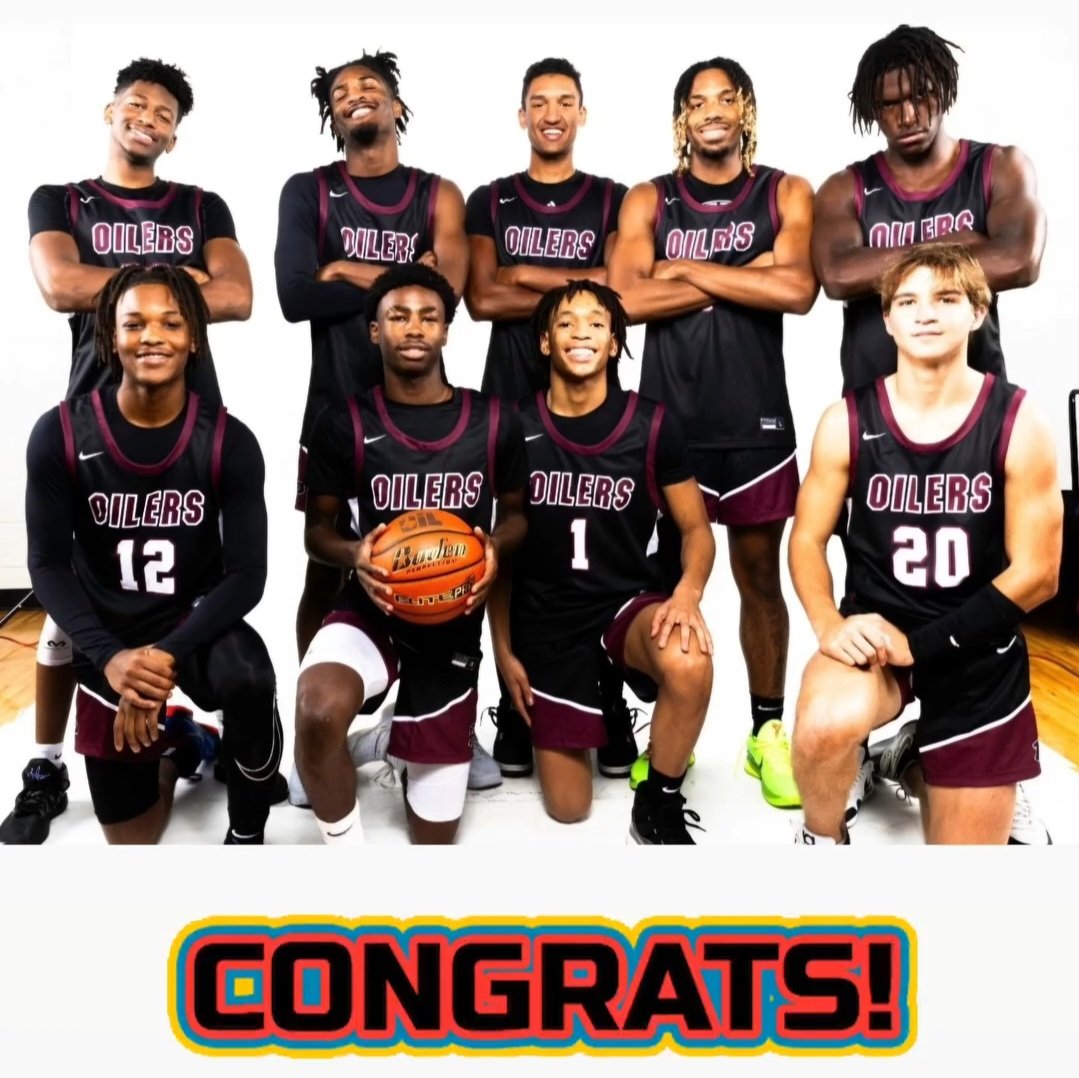 Congrats to all the Pearland Graduates 🎓 that walked the stage today!  And a special shout out to our 9 Graduating Seniors...We look forward to seeing each of you excel in your next chapter!  #OnceAnOilerAlwaysAnOiler🏀