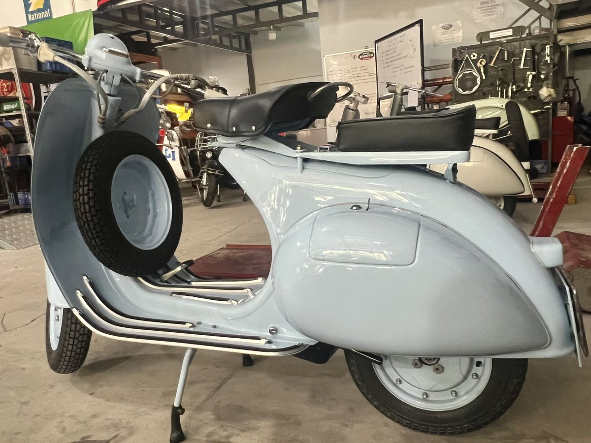 SSCvietnam's tweet photo. The weekend is here , the sun is shining and this wide frame old timer VL1 is fueled up and ready for some test miles after it’s nut & bolt restoration #VL1 #Vespa #1956 #MadeInItaly #Piaggio #ssc https://t.co/FYHIxrqyOR
