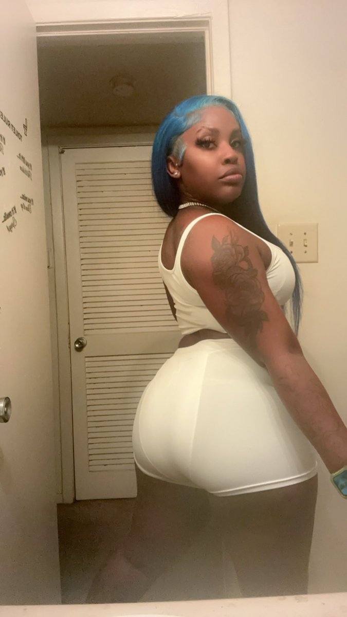 MissOhSoCocky's tweet photo. you know how quick I’ll turn your favorite nigga to your ex 😘💙 https://t.co/VJ0RcZJ8Km
