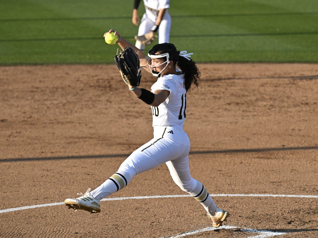 After a great first year, I’m back in VA giving pitching lessons with @ritalynngilman. Click the link below to schedule⬇️⬇️⬇️ softballpitchingtools.com/abby-greenwood…