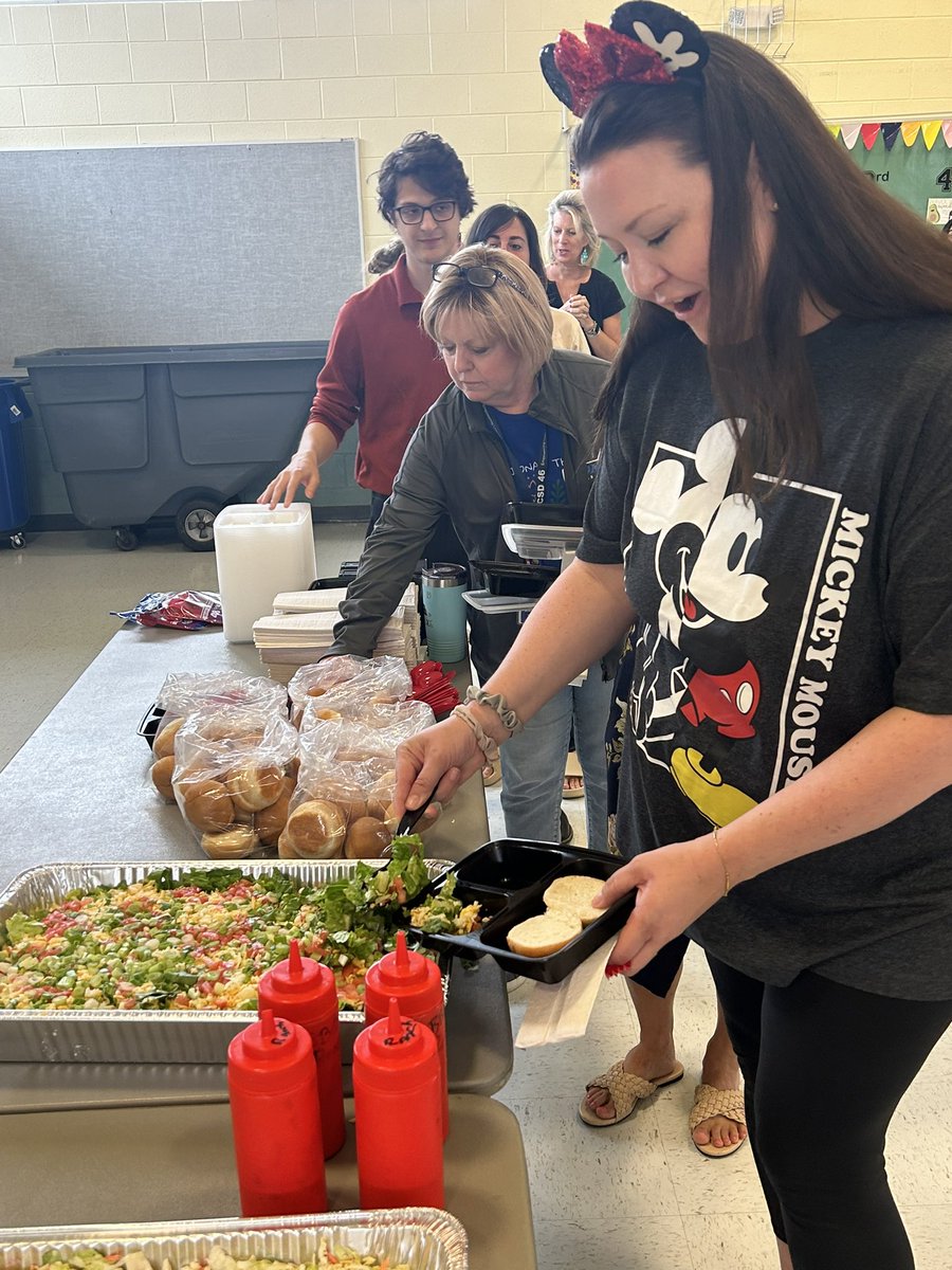 Avon Center School tweet media