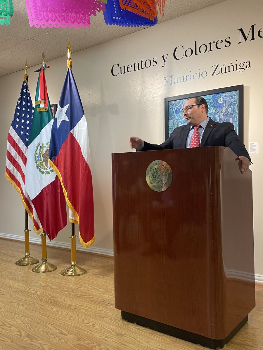 fdelatg's tweet photo. Privilegio entregar esta tarde el reconocimiento Mexicanos Distinguidos @IME_SRE a Antonio Carrillo, único mexicano que ha dirigido empresas públicas en 🇲🇽 y 🇺🇸. Detectó, además, subasta de carta autógrafa del presidente Juárez en 🇺🇸 y la reintegró (rematrió) a nuestro 🇲🇽. https://t.co/EtJKqUokSC