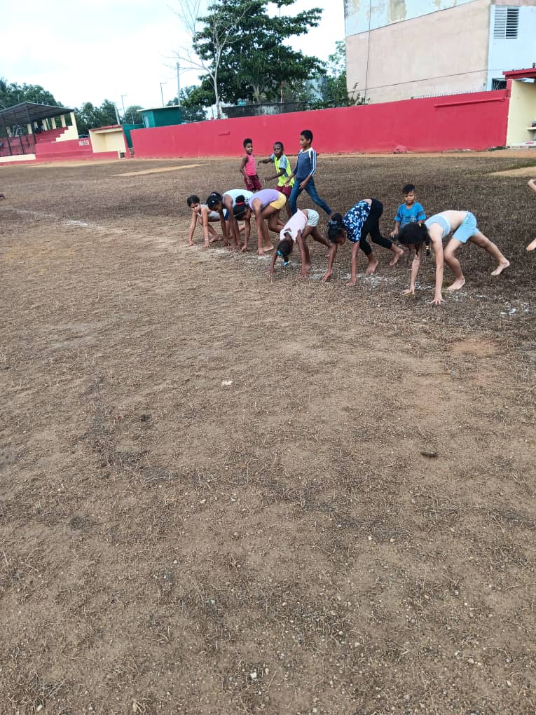 Guane60760D's tweet photo. #InderGuane
Se realiza en el combinado #1el festival de habilidades de atletismo con la participación de todos los alumnos del área.
#VamosPorMas
#VamosConTodo
#GenteQueSeSuma https://t.co/6wdunZVrEj