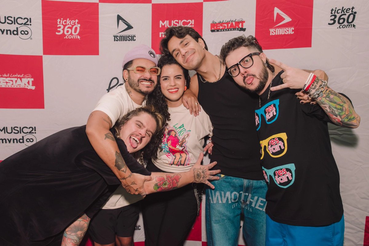 Obrigada por tudo, por tanto, por me curarem de muitas dores na adolescência. Vocês são parte da minha história. Eu não sou nada sem vocês! 🥹❤️ <a href="/eupelu/">Pe Lu, eu mesmo</a> <a href="/kobarestart/">Koba</a> <a href="/pelanza/">Pe Lanza</a> @thomasrestart