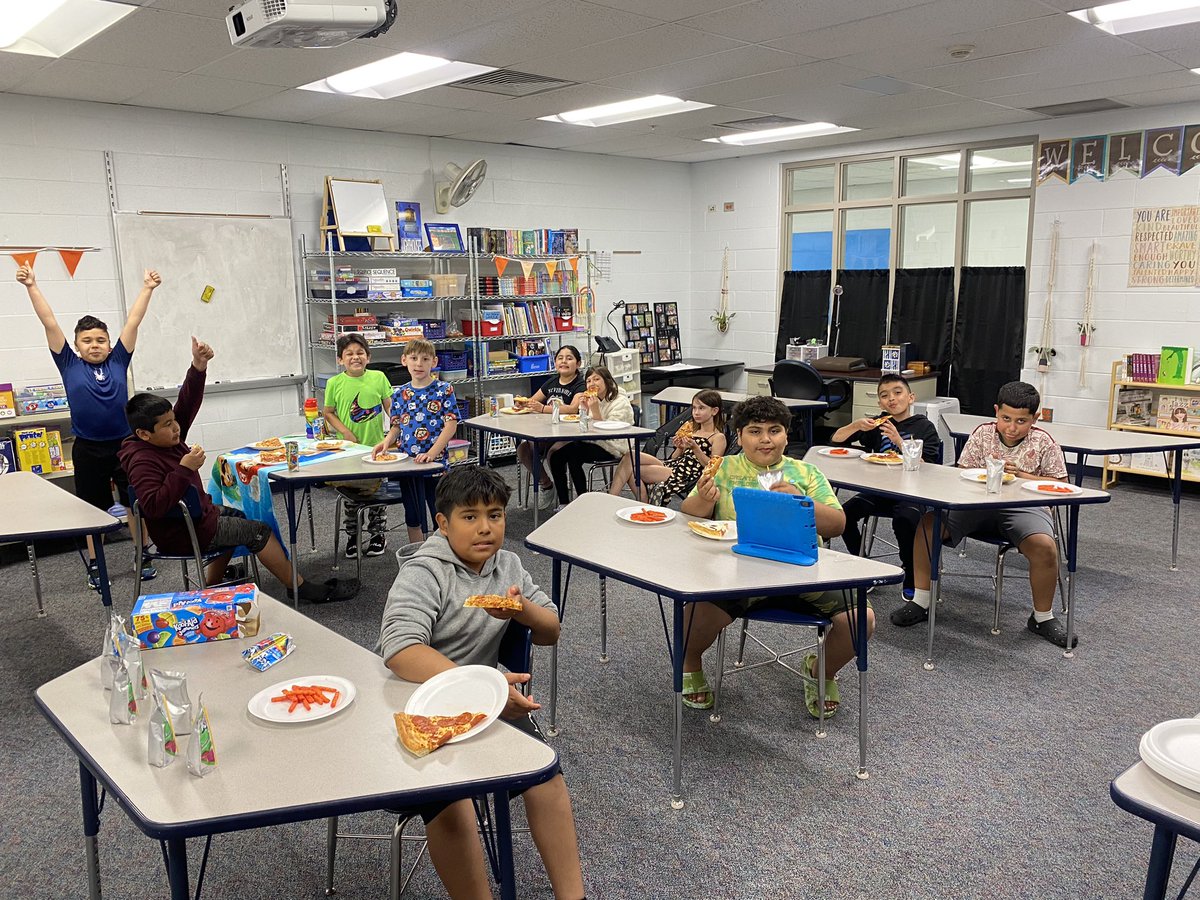 End of the year pizza party with the best group of kiddos🫶🏼🎉