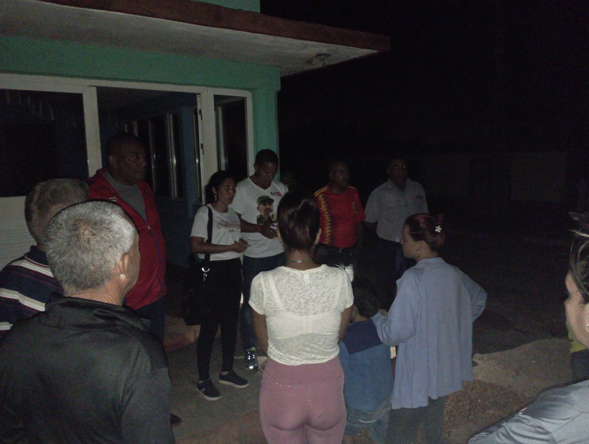 Como parte del proceso de entrega, del coordinador provincial de los CDR en el municipio maisi se pone en práctica la disposición de defender la Revolución  junto al pueblo <a href="/DrRobertoMOjeda/">Dr. Roberto Morales Ojeda</a> <a href="/GHNordelo5/">Gerardo Hdez. Nordelo</a> <a href="/PartidoPCC/">Partido Comunista de Cuba</a> <a href="/yoeaberob1/">Yoel Perez Garcia</a>