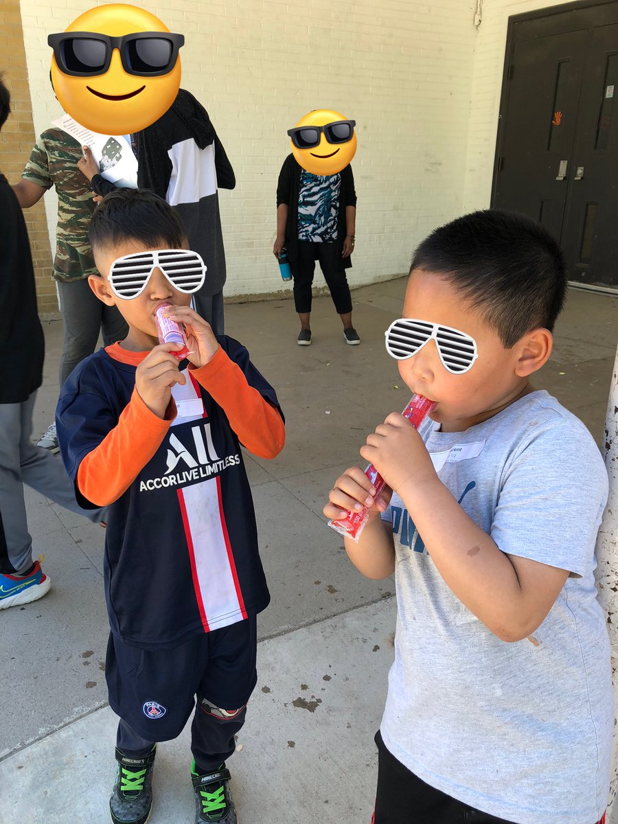 MsKaraoulis tweet media