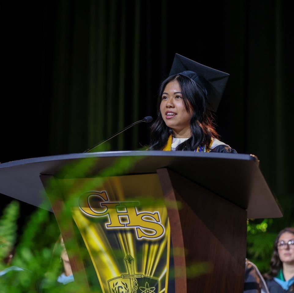 BEAUTIFUL! I also love how she gave credit & recognition to her IMMIGRANT parents 🙌🏽😭💛🕷️🎓🎊 ~~~~~~~~~~~~~~~~~~~~~~~~~~~~ #Repost @CabCoSchools FB page — Hillary Katrina Luc tells peers, 'Our memories are like a spider web 🕸️, a giant one that we have spun together as a