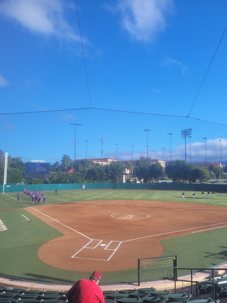 Sunny, 60 degrees, and time for super regional softball in NorCal. .@LSUsoftball vs Stanford. 8:45 Central airtime. 9:00 first pitch. @LSUradio @talk10