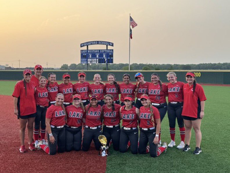 Horseshoes Up for the Region 3 Champions!!! See you all in Austin this Friday, May 31st for the State Championship #RiseUp #horsepower #bronconation #G3 #StateBound #BeSoGood