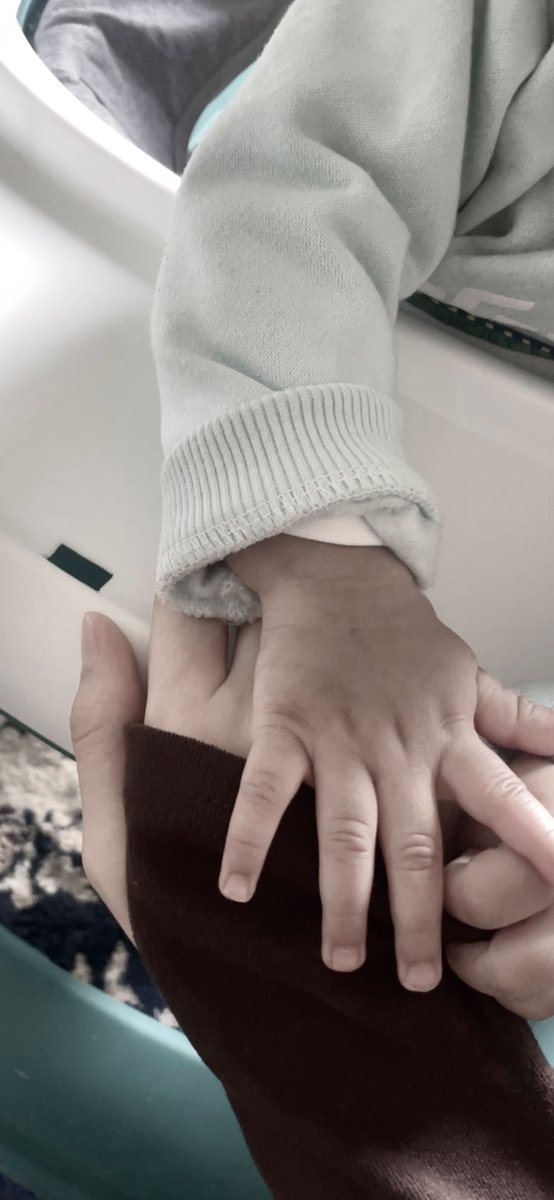 اجمل مسكه يد بالدنيا🤍♥️