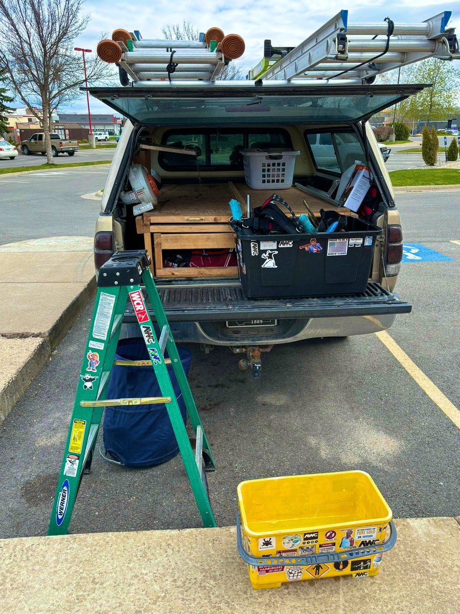 MTWindowPro's tweet photo. This is my current work rig setup. 22 year old truck. Paid off.
4.7L Tundra, as reliable as it gets.
I have driven 25k miles in the last year, only maintenance required has been oil changes.
#windowcleanerlife #wcr https://t.co/YY9n8zme1M