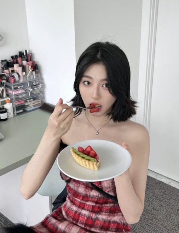 #날_따라와_여신위생일
언제나 행복하길 바래
생일축하해 💗