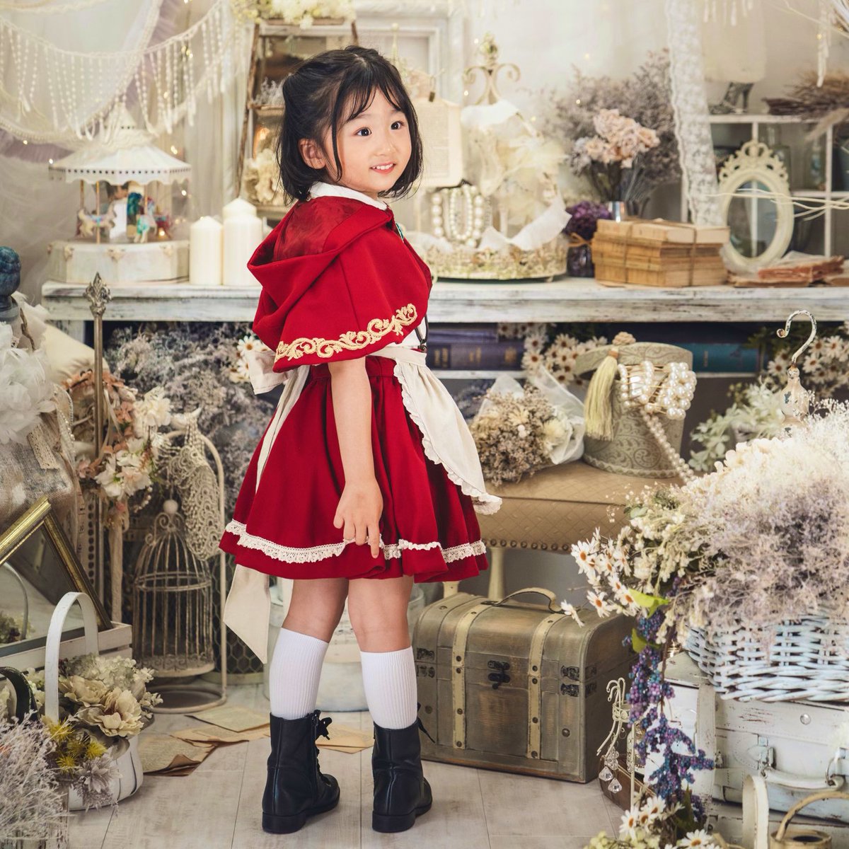 hinaai0924's tweet photo. 手作り衣装、着れるうちに
写真館いってきた！！
100-110センチ
一姫ちゃんと赤ずきんちゃん！！ https://t.co/UvoTRWxHEk