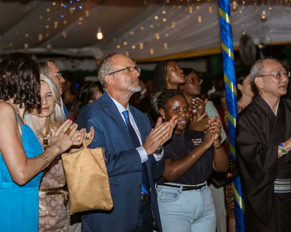 1/2
This week, the European Union Delegation to Tanzania celebrated #EuropeDay💙.

#TeamEurope and invited guests gathered together to celebrate the values of cooperation, solidarity and peace as well as the achievements of the EU.