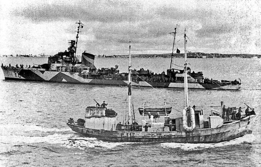 FlMichele69's tweet photo. Destroyers

DD #RNFuciliere FC (1939-1950)
Soldati Class

📷 #WW2 #Biserta March 1943 Note: Having survived the conflict, it was handed over to the Soviet Union in 1950

@ItalianNavy 🇮🇹 https://t.co/SrdksjC22y