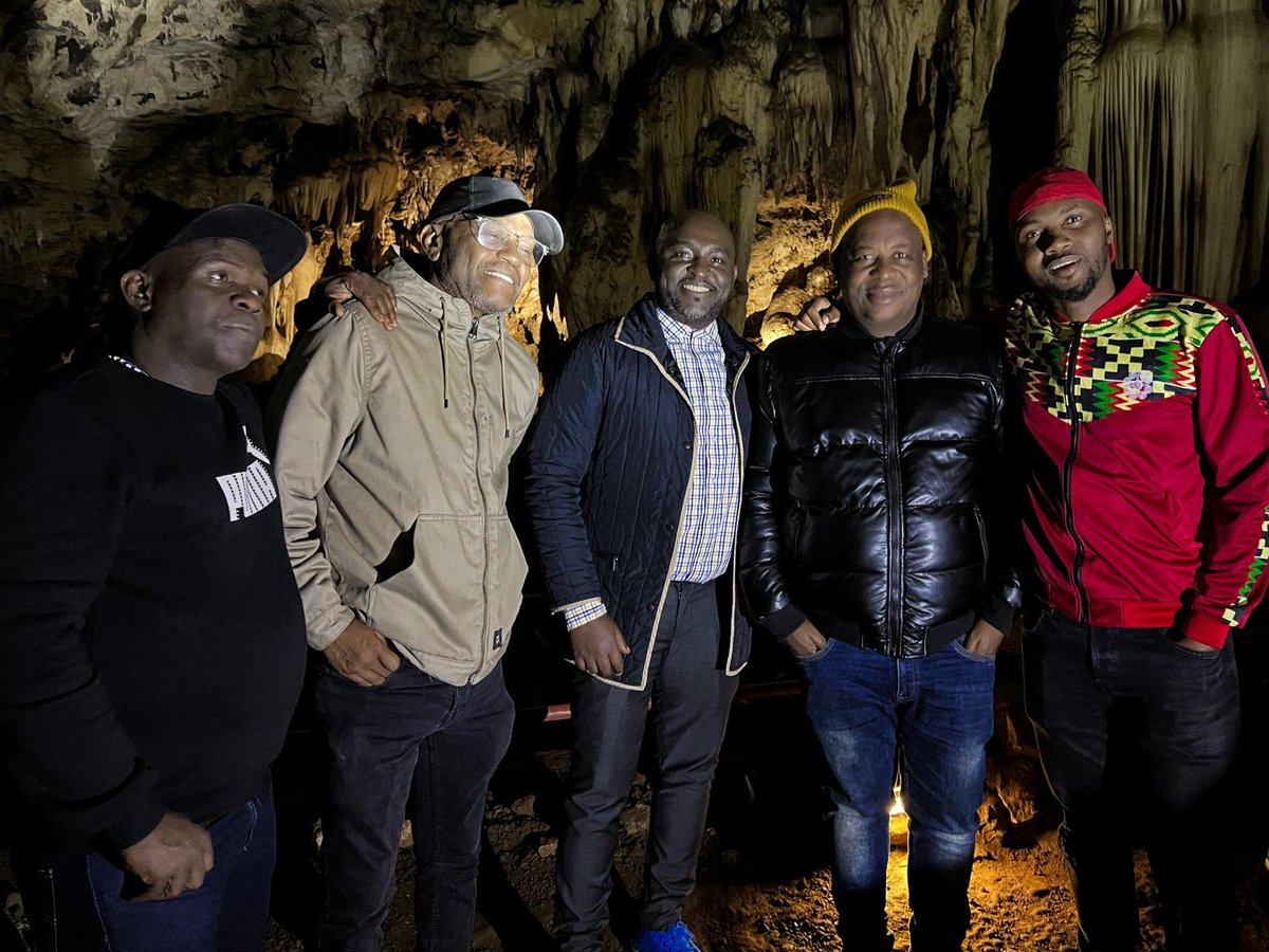 Radio2000_ZA's tweet photo. #AroundTheWorld | Reflecting on the experience we had over the past three days #Radio2000 #StratSession @RhinoandLionSA
#TheWeekendBreakfast @MluDJ @NalaDagada https://t.co/DbKcHav2DR
