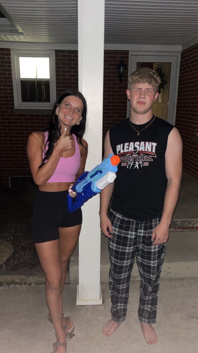 phseniortag's tweet photo. ANOTHER KILL by the H2Hoes. We’re actually down the the final hours now people. Bye bye Mattix. https://t.co/qnenbna8Yy