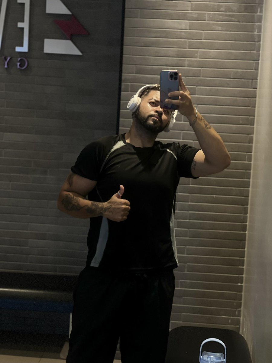 titichanty's tweet photo. 💪😝 o foco é ficar bem https://t.co/RZrDlOGxDk