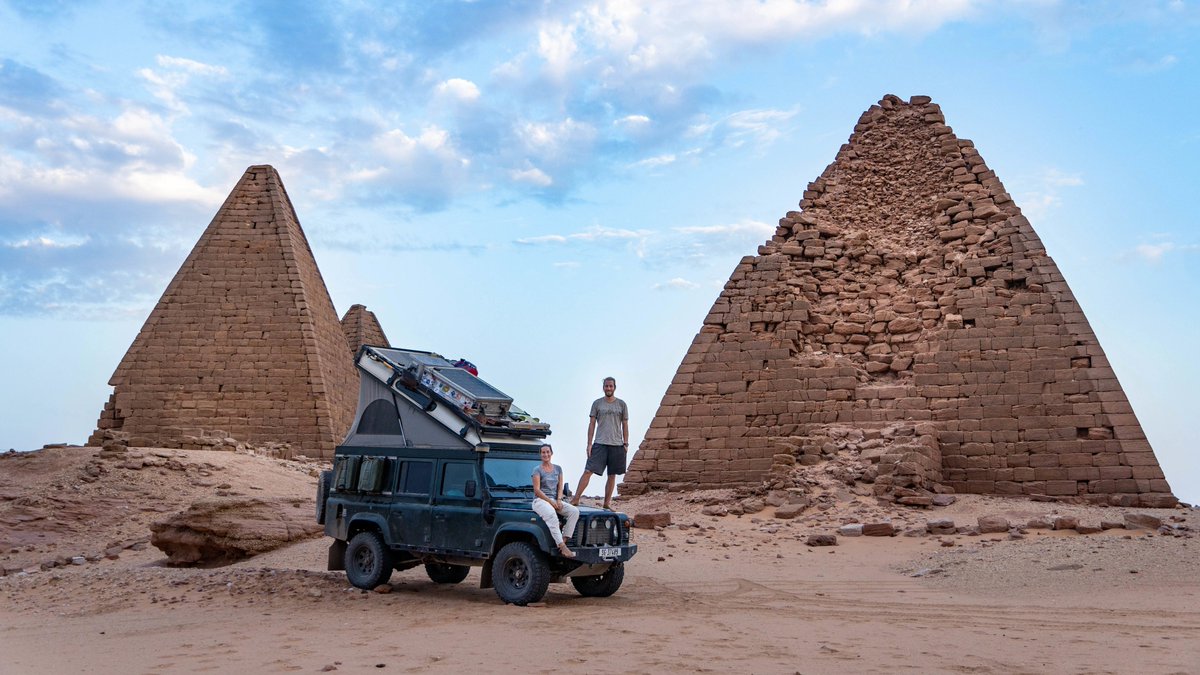 Martina und Toby reisten mit dem #Defender um die Welt – 2,5 Jahre, 91’000 km und 44 Länder. Ermögliche den Film über ihr Abenteuer, beteilige dich am #Crowdfunding: wemakeit.com/tw-travelmovie… #wemakeitPromotion