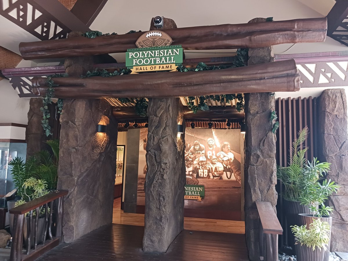 Enjoyed my visit yesterday to the Polynesian Football Hall of Fame at the Polynesia Cultural Center on the North Shore of the Island of Oahu. Headed back to NM tonight! @nmmibroncos