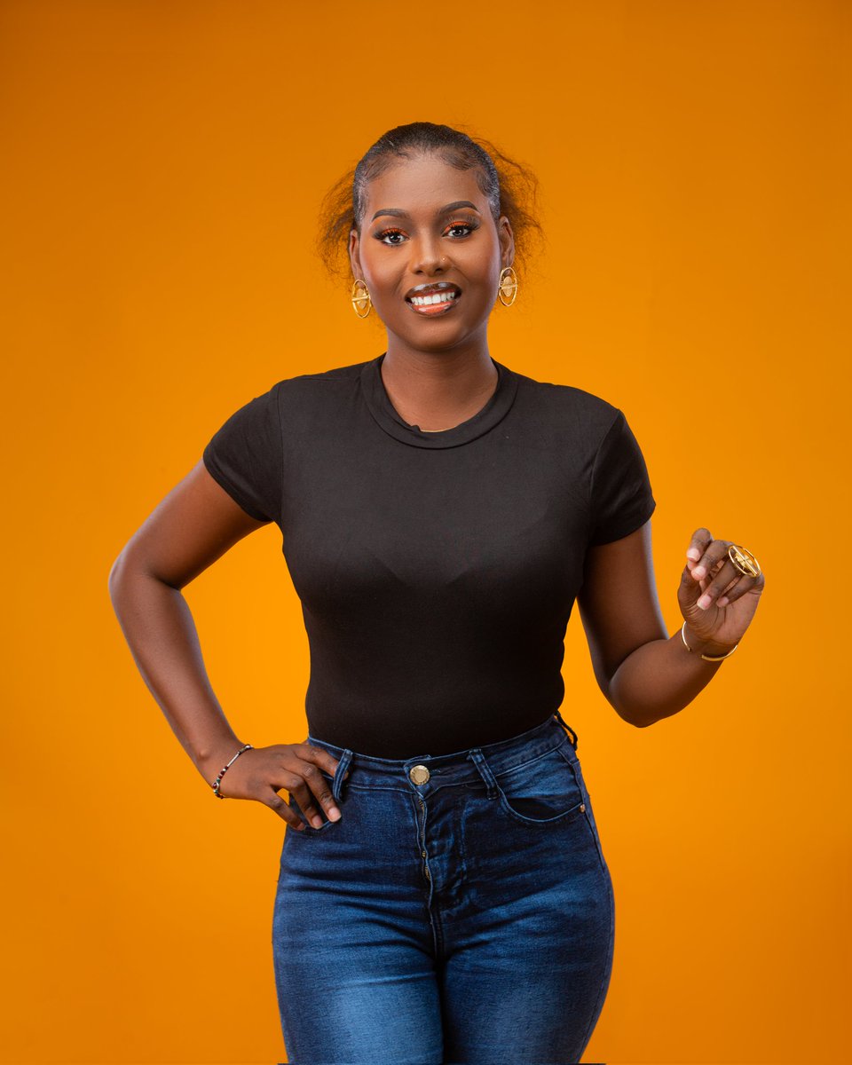 VixuCom's tweet photo. En tant que femme de couleur noire à la silhouette moyenne avec des traits fins, j’incarne une beauté unique et diversifiée.
👉https://t.co/y5e8dogjkH https://t.co/TyYq0kBnqn