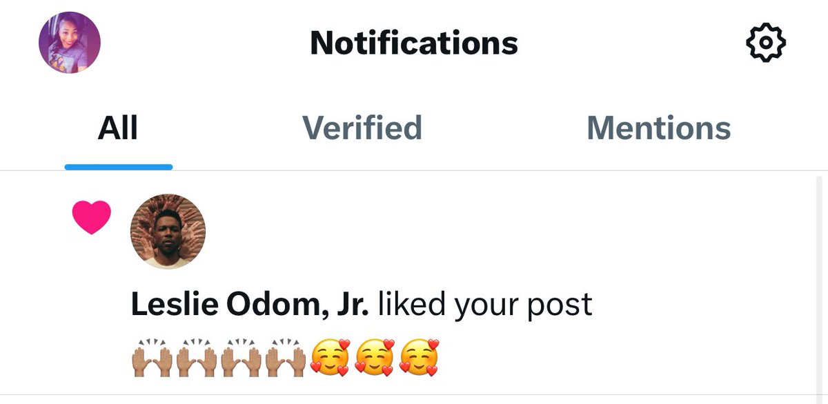 singjmarie's tweet photo. Yall….this man just made my day! @leslieodomjr I adore you! You could sing me the ABC’s and I would melt 😂Your musicianship, voice and acting are superb and heaven sent. You are such a beautiful human being! From one musician to another- Brava on #Purlie 🤩 https://t.co/t3BuZz59Aj