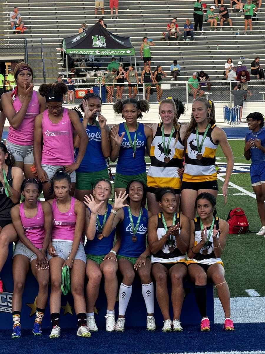 cjeaglestf's tweet photo. Congratulation to these ladies on placing 5th in the region! 48.61 🦅🟢🔵
(Fr.) Claire Downer
(Fr.) Cloie Williams
(So.) Tianna Turner 
(Fr.) Sydney Haywood https://t.co/PQjYLYDv34