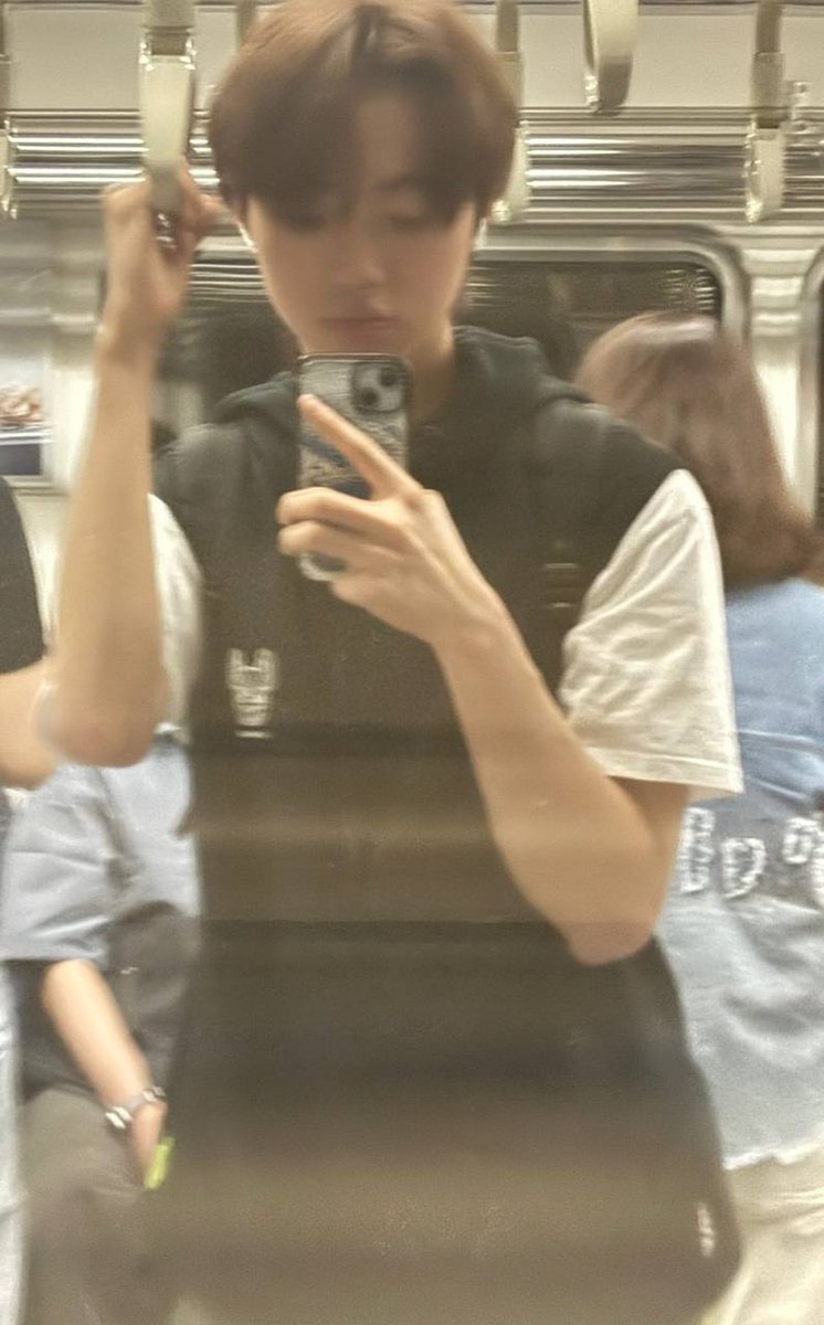 24.05.25｡⁠.ﾟ📸🐣+⁠ ⁠⟵
▹ تحديث جونيونغ عبر التويتر:

[#JUNYOUNG ]
✏️أين سأذهب~~~؟؟؟🤷‍♂️

<a href="/catch_theyoung/">CATCH THE YOUNG (캐치더영)</a>  #Catch_The_Young
#캐치더영 #CATCH_THE_YOUNG_EGYPT #VOYAGER