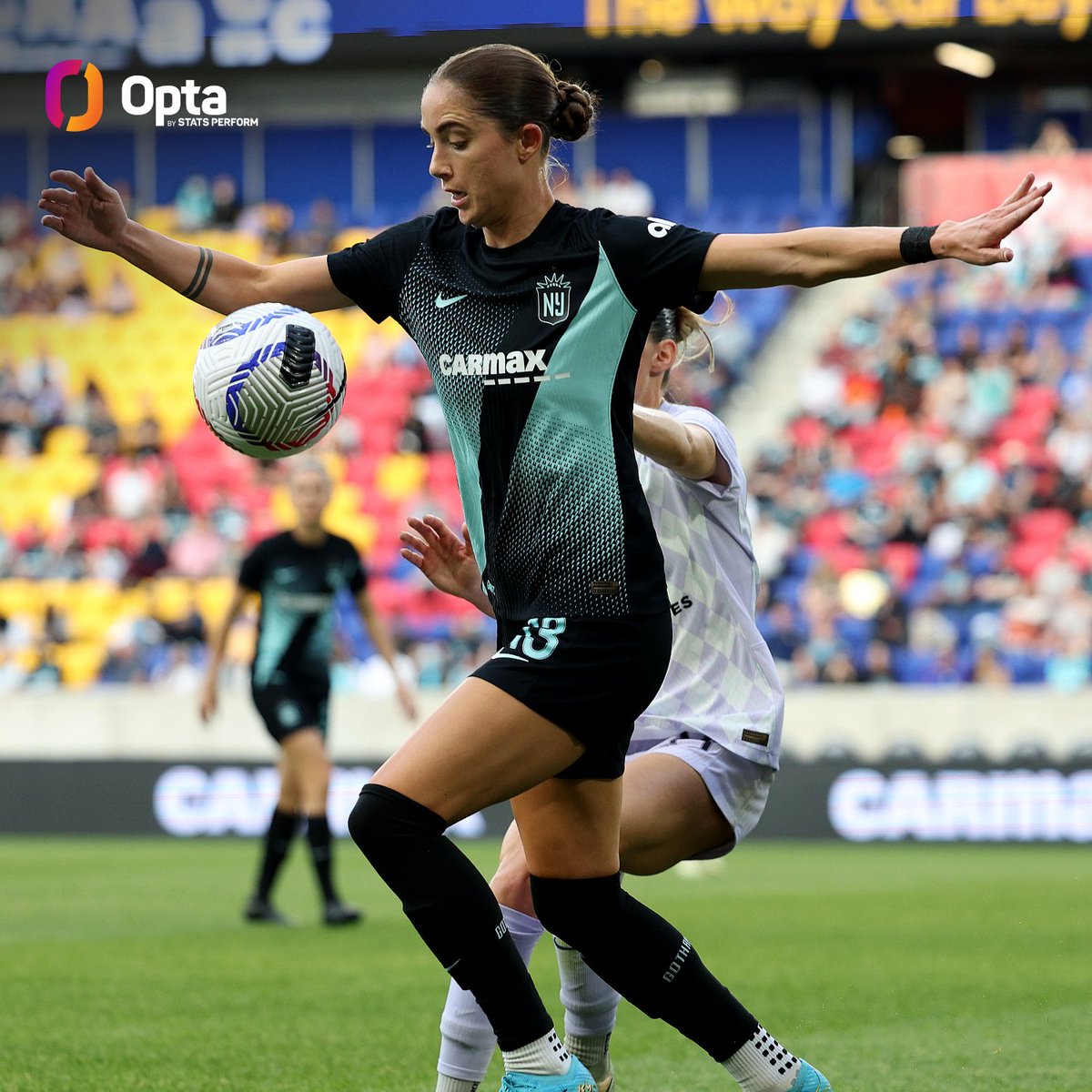 3 - Ella Stevens is the first @GothamFC player to score in three consecutive regular-season matches since Midge Purce in October 2021. Starring.