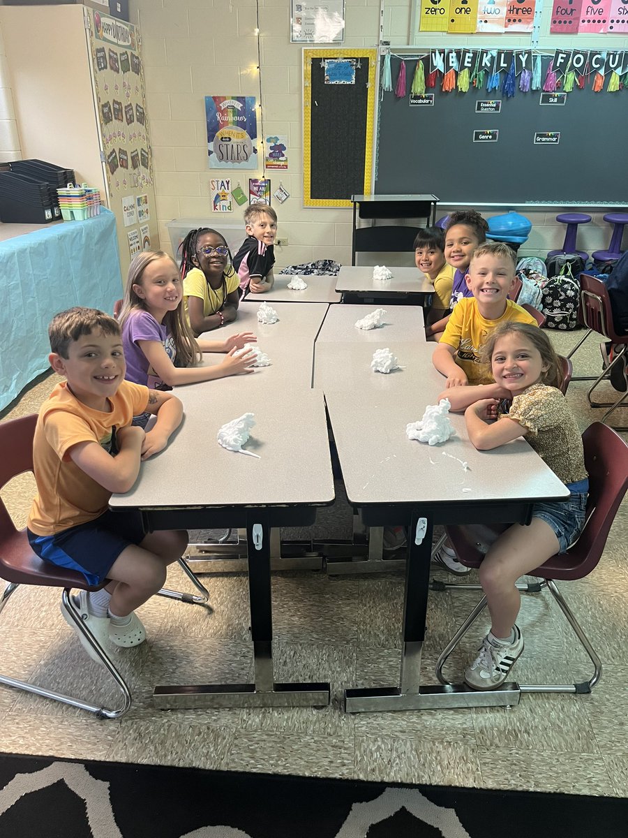 dublin2320's tweet photo. Cleaning is always more fun with shaving cream!  #endoftheyearfun @RobertCS118 #rcs118life https://t.co/juWP9zTsNu