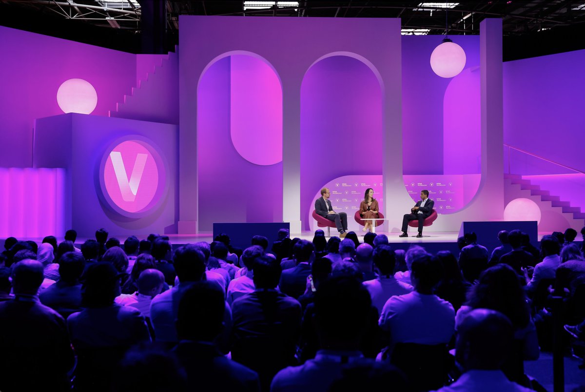 The excitement around #AI was palpable at #VivaTech 🇫🇷. @EmmanuelMacron hosted us at l'Elysee, highlighting France's trifecta of strong academic institutions, government support, and thriving corporate sector. My keynote panel with @PublicisSapient CEO Nigel Vaz focused on three