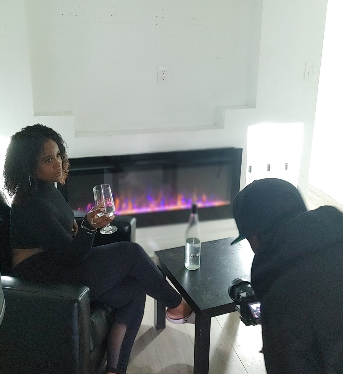 sylk_vodka's tweet photo. #FlashbackFridays you never know
where @sylk_vodka will popup
#photoshoot #video #models
#toronto #Belly #DMX #vodka
#grapes #GMOfree #Icbo
#restaurant #clubs #bars #patios
#suppportblackbusiness #global https://t.co/1SrVrP1BJH
