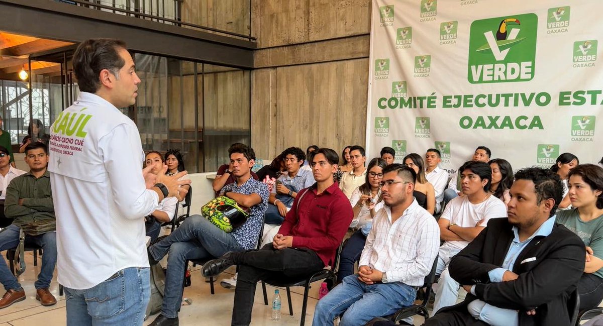 RaulBCCue's tweet photo. Me reúno esta tarde con jóvenes del @partidoverde_oa y escucho sus principales inquietudes. Como candidato a #DiputadoFederal del #DistritoVIII y político de la nueva generación, tengo el compromiso de trabajar en su favor, con #HechosParaTransformarAOaxaca. https://t.co/XVpAEXmLHk