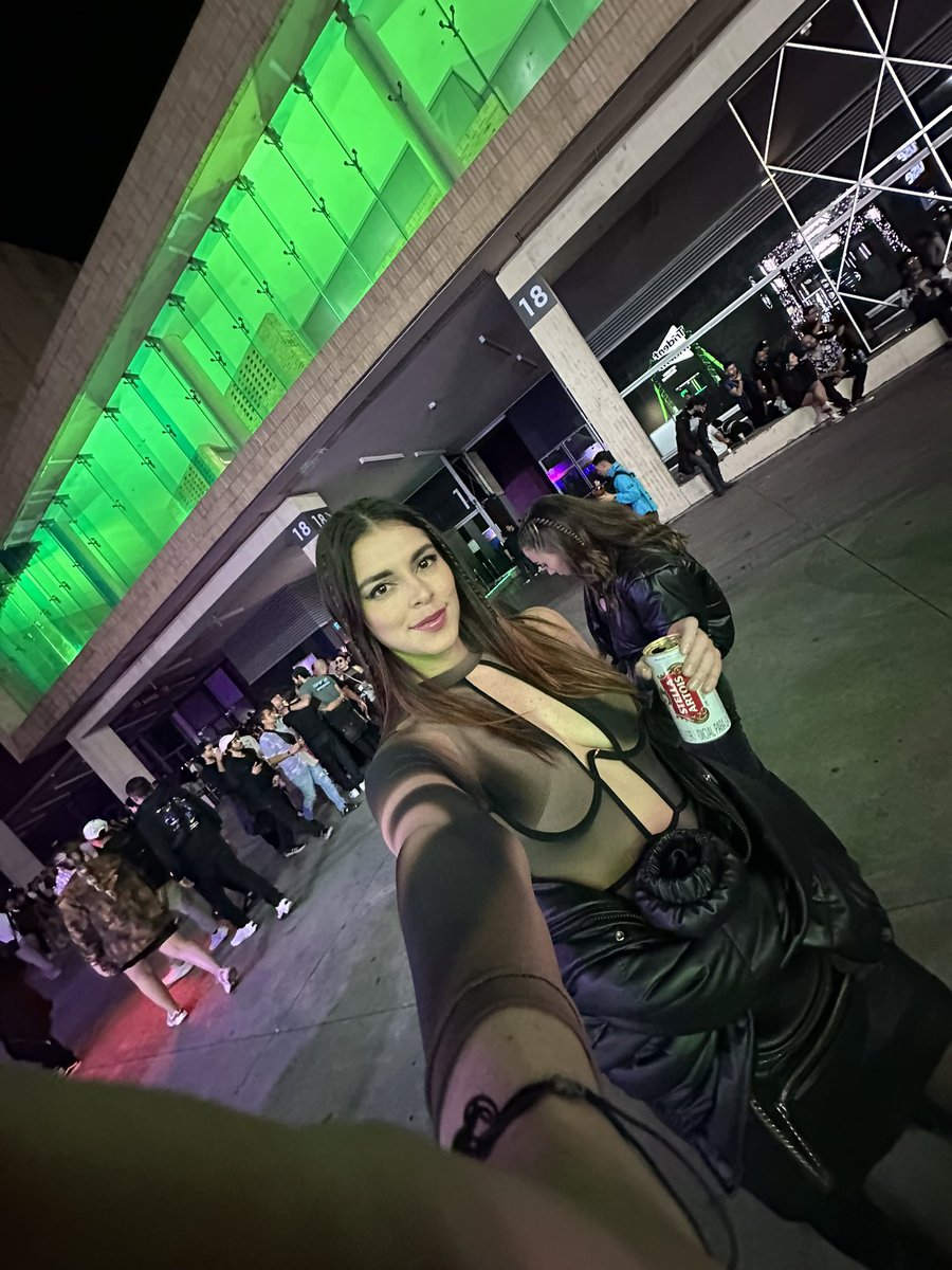 Palejaz's tweet image. Baum festival día 1 🙂‍↔️