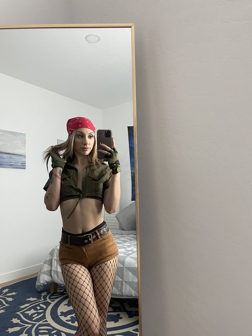 I been a nasty guuuurl ✌️👻 https://t.co/8uWB6j1NnU