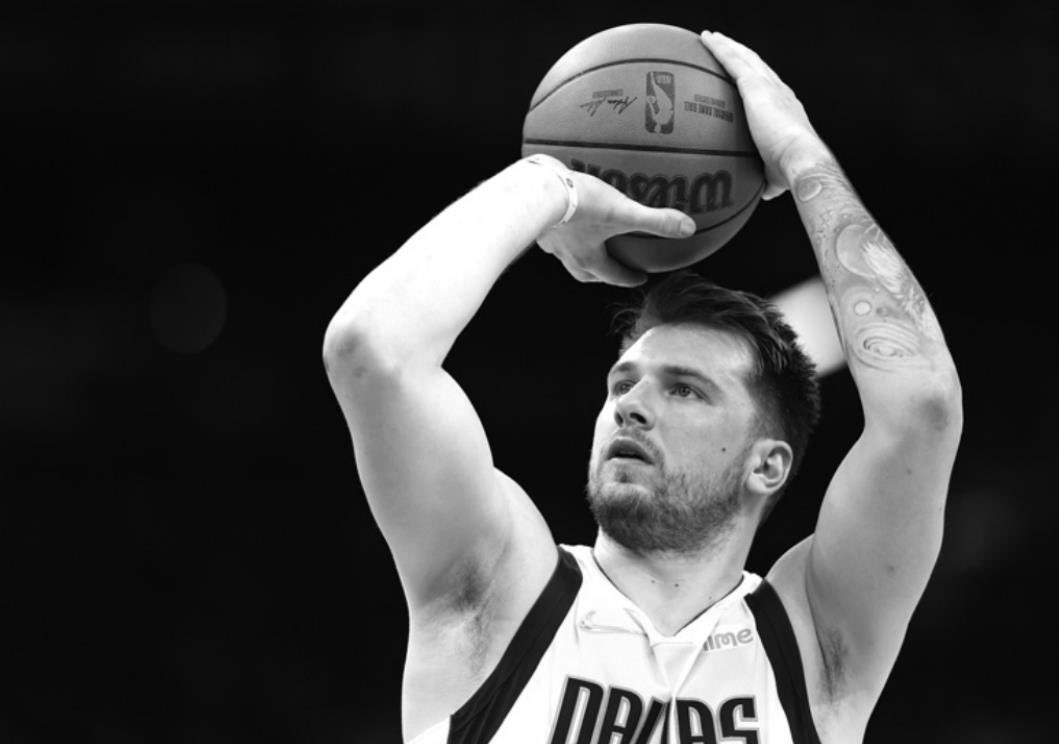 balleristic's tweet photo. I had my grandpa watch Luka Doncic tonight. First time he’s ever watched him play. His conclusion: “this guy would be the best player on the court in any era of basketball” https://t.co/R7DkJw4SWD
