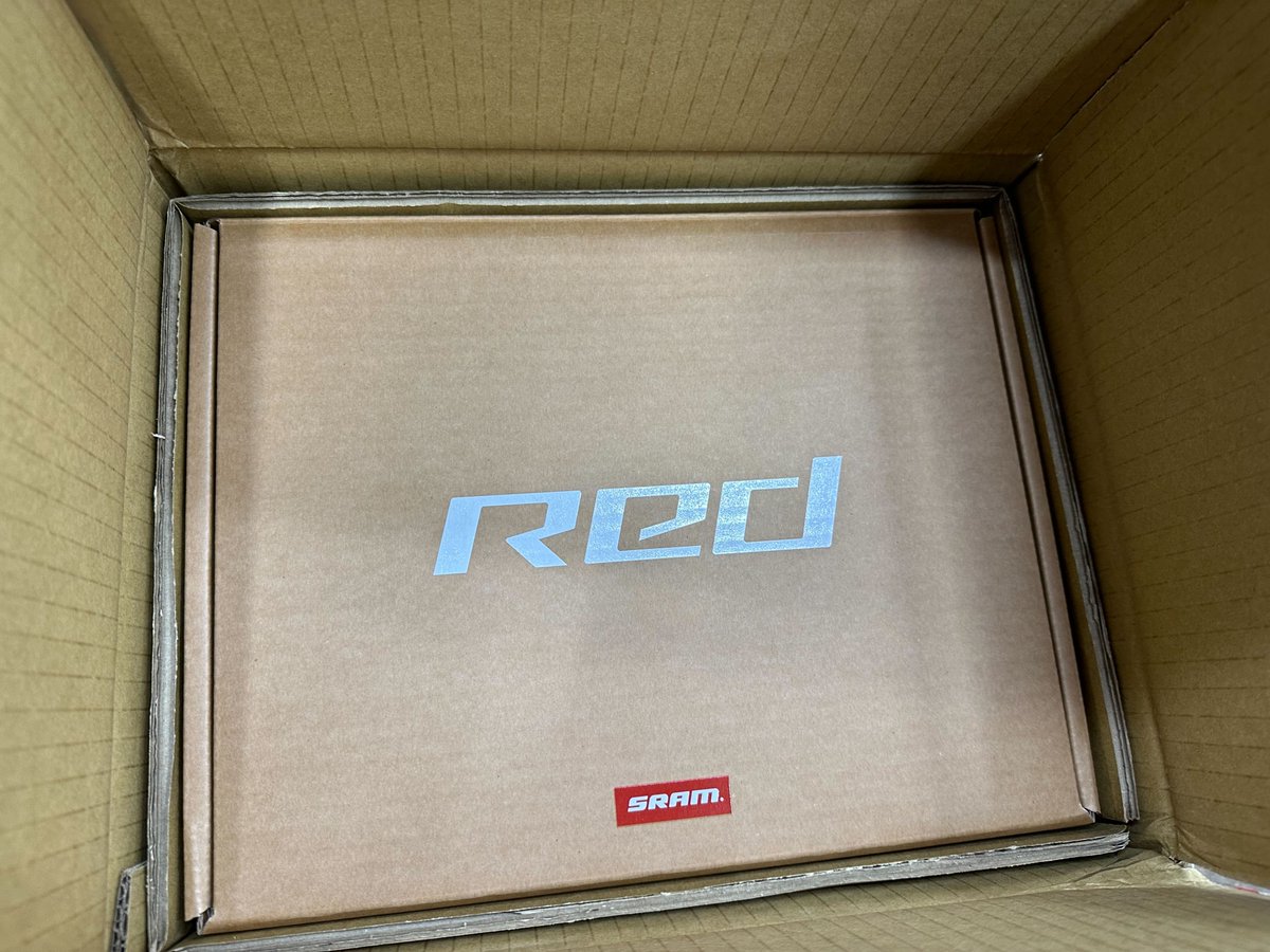 suzupower_kita's tweet photo. SRAM New RED AXSが早速入荷してきました!
#SRAMAXS #REDAXS #スラム #電動コンポ #ロードバイク https://t.co/E1MKudYsbA