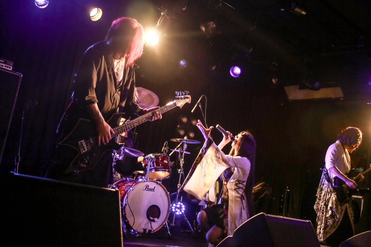 shunskpir0pir0's tweet photo. 【Live Shot Here📸🎸】
2024.5.16 和田Project ⛩
at心斎橋ANIMA
「KANSAI ROCK SUMMIT'24」
📸 by @aikiryu
@ESPGuitarsJP
@NuClearCustomS1
#和田Project #ロクサミ
#espguitars #espsnapper https://t.co/zzCtMwj7Rp