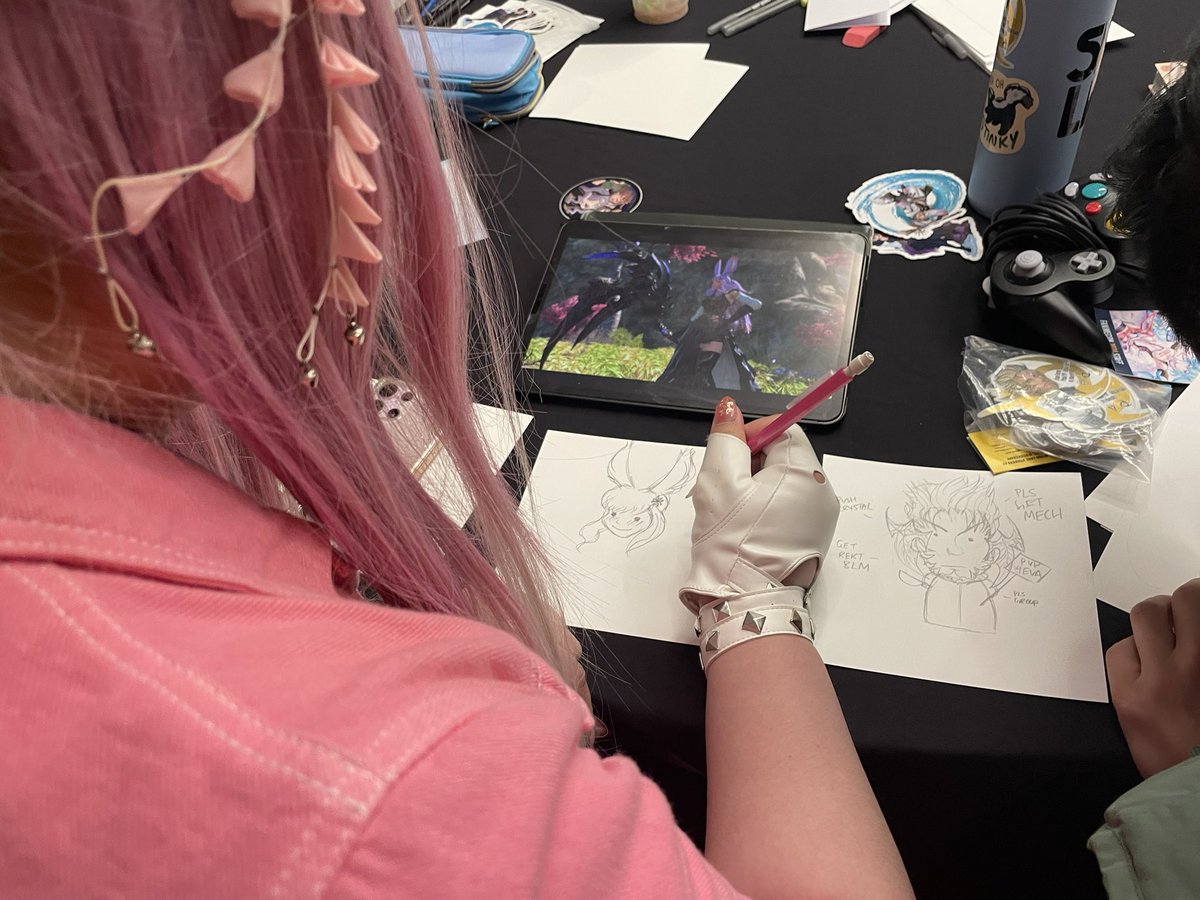 Silverddragn's tweet photo. At the Fanime FFXIV Art Party 🎉 

@vickybunnyangel drew a couple people’s wols 🥳 https://t.co/TL2rY4ksiP