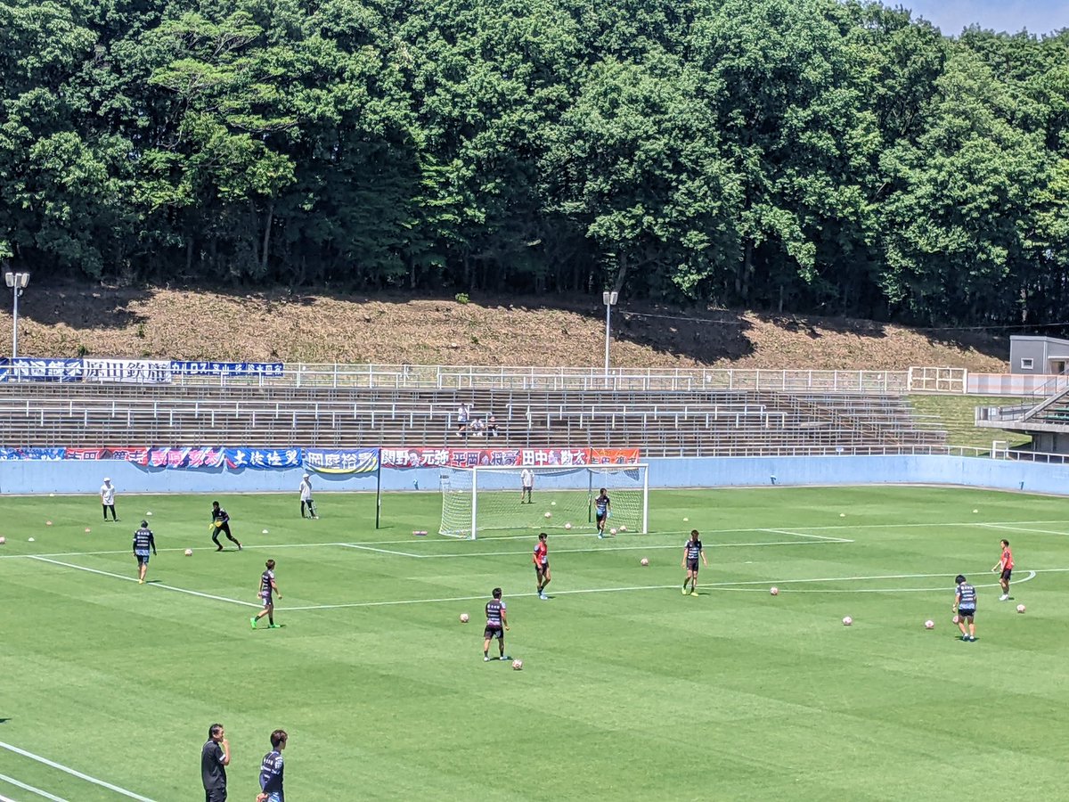 栃木グリーンスタジアムに到着しました。
今日はここから天皇杯1回戦は、
栃木シティ対横河武蔵野FC
の試合を観戦します。
栃木シティさんは田中パウロ淳一選手など、横河武蔵野FCさんは阿部拓馬選手などが在籍しています。
札幌行きの切符を掴むのはどちらになるか楽しみな試合です。