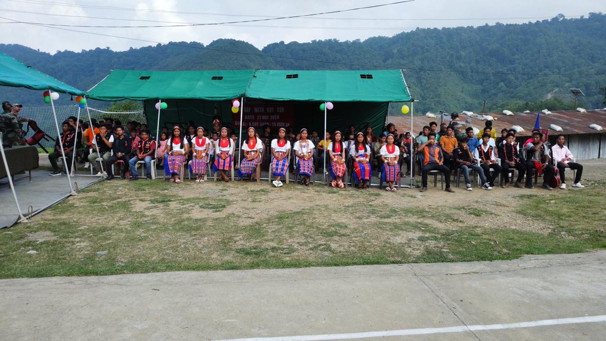 ASSAM RIFLES ORGANISES A DAY WITH COMPANY COMMANDER AT ARUNACHAL PRADESH #AssamRifles organised 'A Day with the Company Commander' for the students of the Government Primary School in Kunsa, Longding District, #ArunachalPradesh. The event featured a variety of activities for the