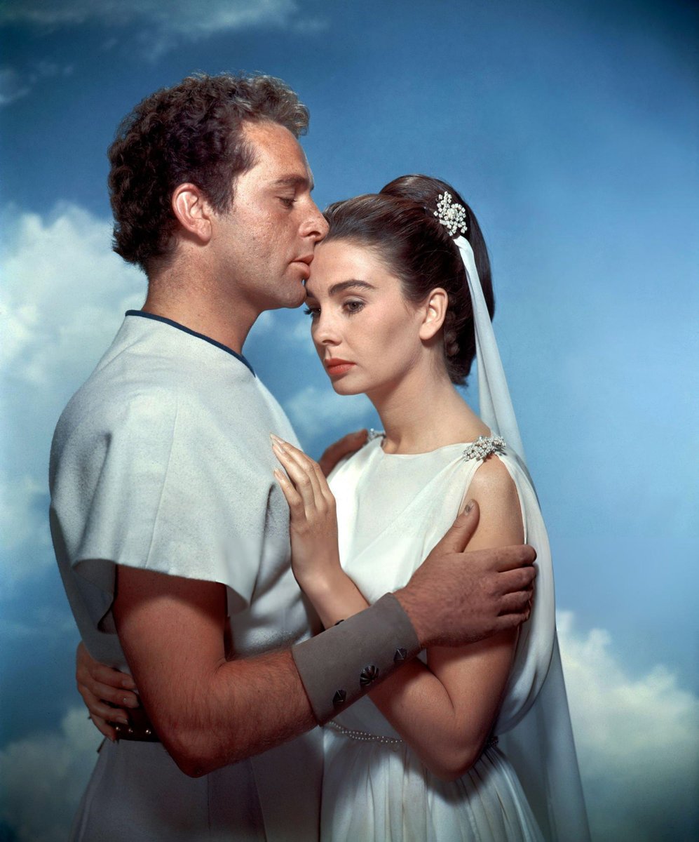 Richard Burton and Jean Simmons in a promotional portrait for The Robe (1953), directed by Henry Koster and based on the 1942 novel The Robe by Lloyd C. Douglas. Photo © 20th Century Fox.