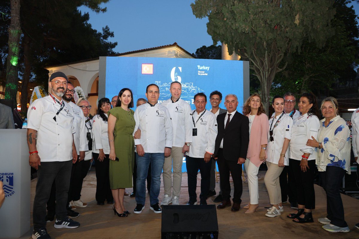 Valimiz Sayın Dr. İdris Akbıyık, ülkemizden ve Dünya’nın çeşitli ülkelerinden şeflerin yer aldığı International Gastro Bodrum Festivali ödül törenine katıldı. @idrisakbiyik