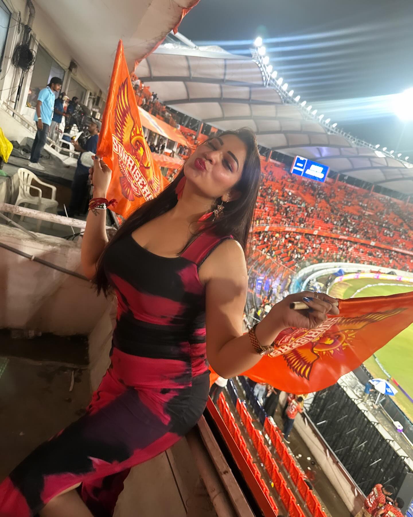 GOZVCQAaAAAGf8o?format=jpg&name=large