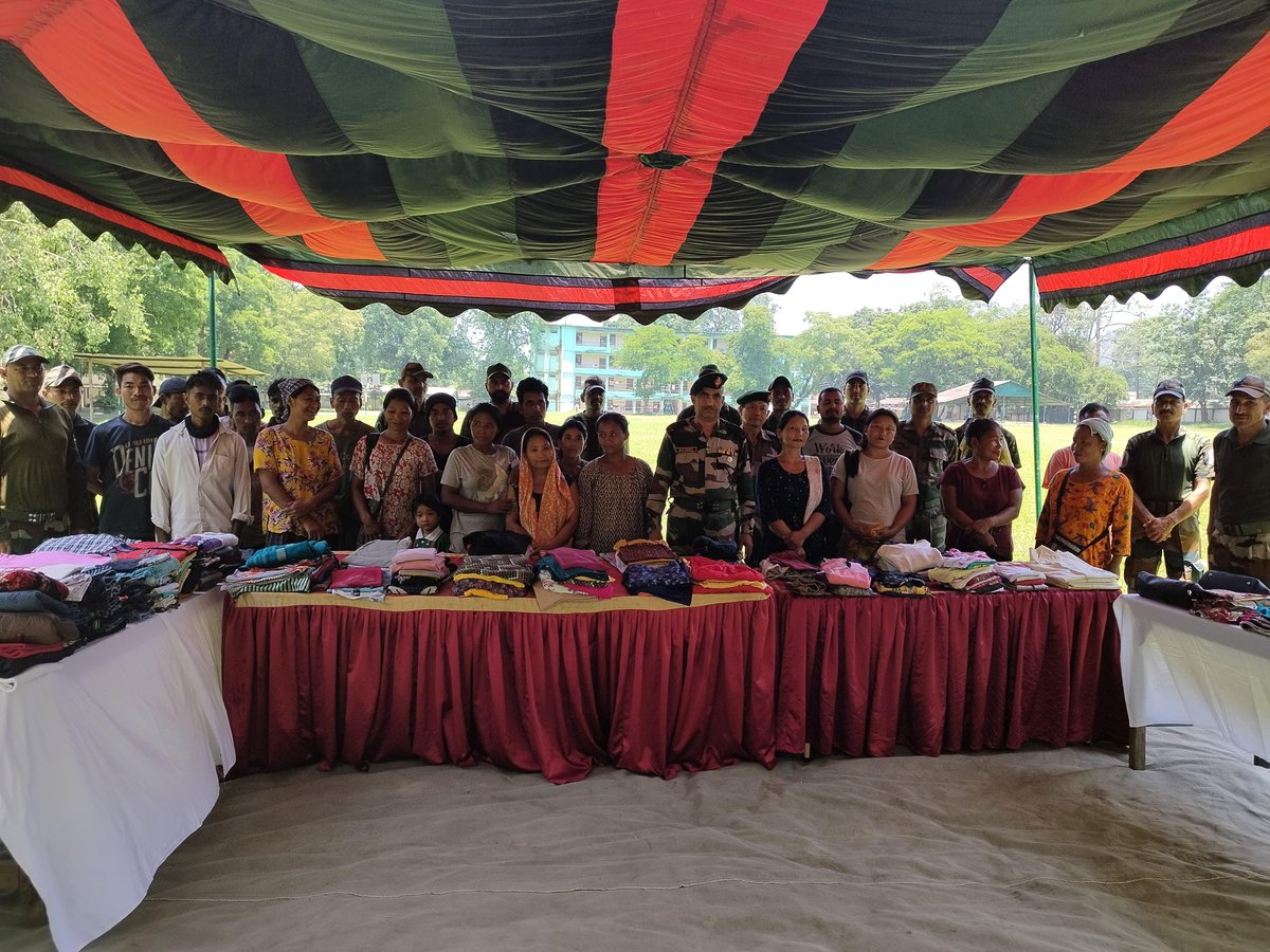 ASSAM RIFLES ORGANISES DONATION DRIVE UNDER MERI LIFE INITIATIVE AT NAGALAND #AssamRifles organised a donation drive as part of the #MeriLiFE Initiative program on 24 May, 2024 at Naginimora Mon District, #Nagaland. A total of 40 families were benefitted in this donation drive