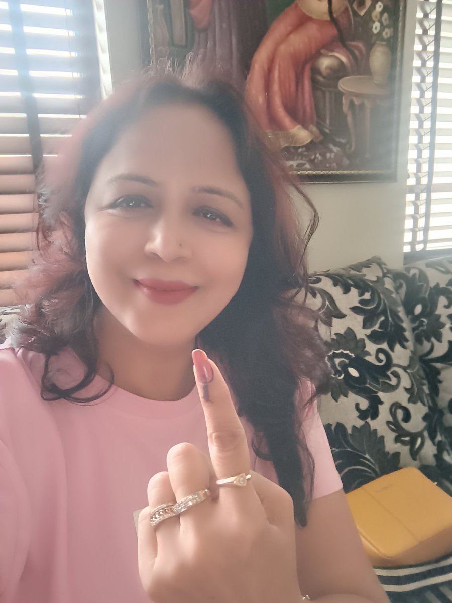 पहले मतदान, फिर जलपान! किसी की न सुन, बस दिल की मान।। ये लोकतंत्र का पर्व है, ये मेरा मान है। दुनियां की सारी नियामतों से उपर, मेरा और मेरे देश का सम्मान है।। ❤️ #VoteForNDA #DelhiVotesForBJP #VoteForBJP