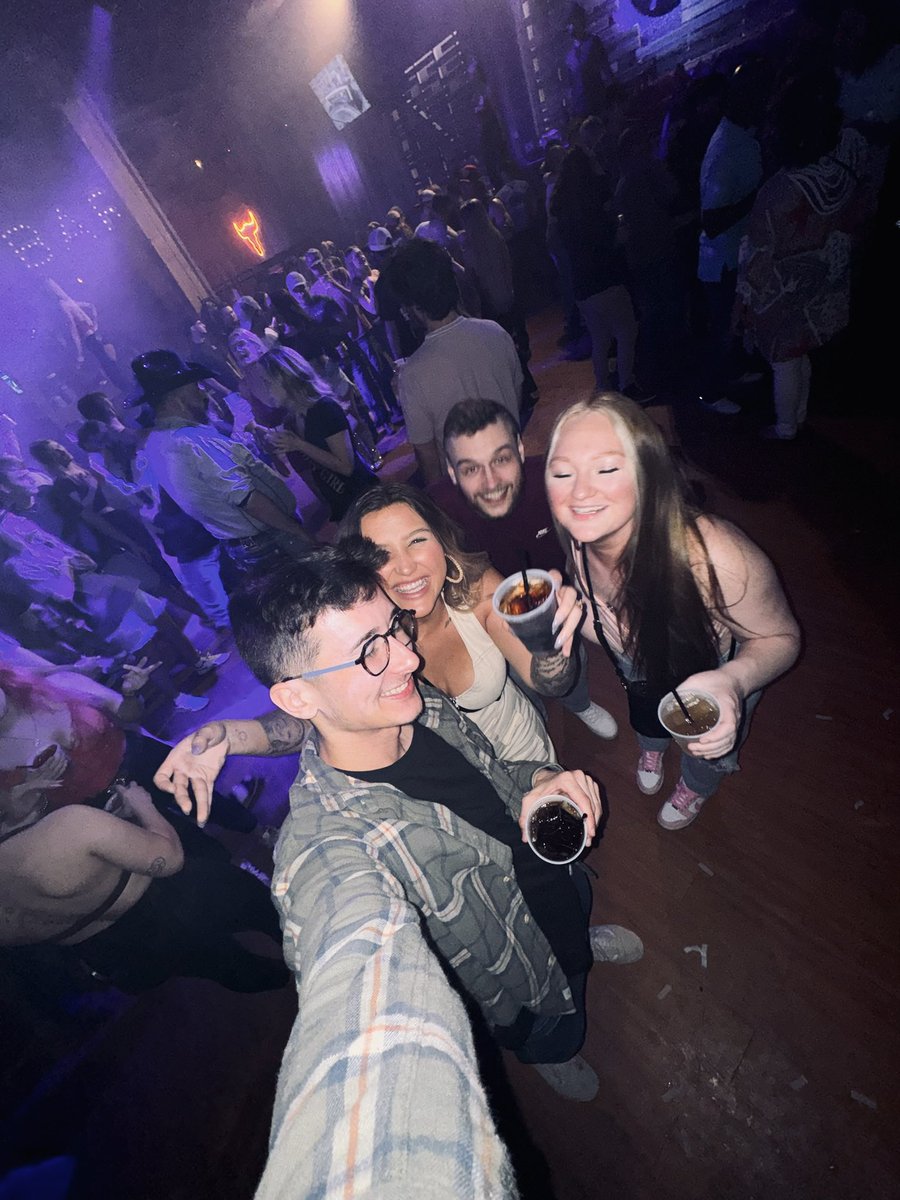 chasewagoner's tweet photo. Y’all don’t understand how much I love my  bestest friends. Idk what I’d do without them.  Fr they are my everything https://t.co/IZMsmljntc