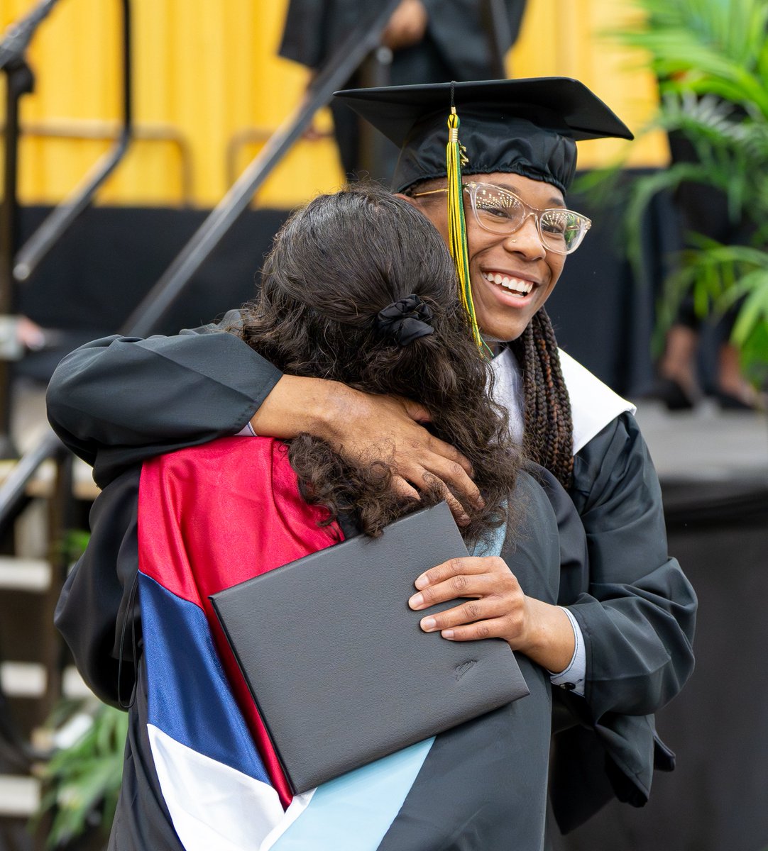 Way to go, @WesternTheSTEM Warriors! You've worked hard, and it shows! 🎓 Enjoy this incredible accomplishment! 🎉 #JCPSgrad2024 #WeAreJCPS