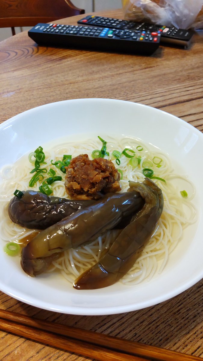 あちーので😮‍💨
肉みそーめん🥢と…🍺